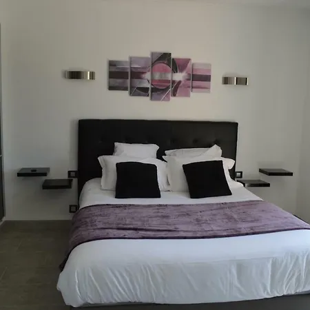 Frühstückspension La Terre Des Lauriers 3*