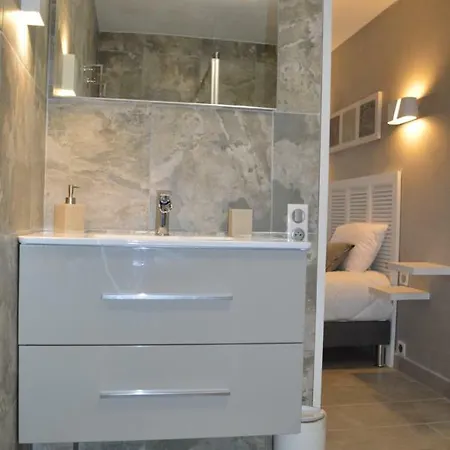 Bed & Breakfast La Terre Des Lauriers 3*