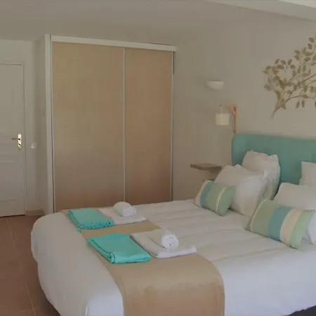 La Terre Des Lauriers Bed & Breakfast Vallauris
